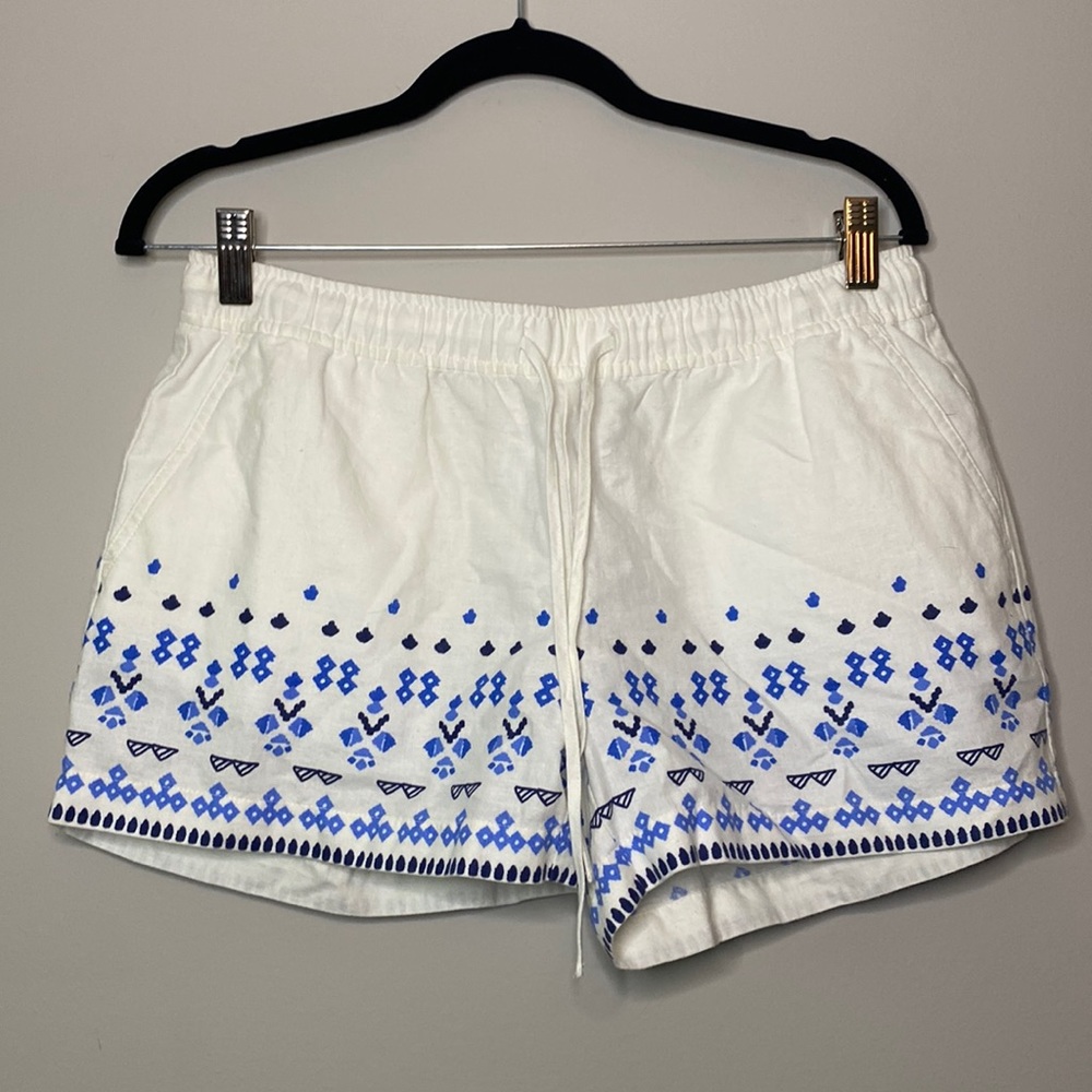 Vineyard Vines White Shorts